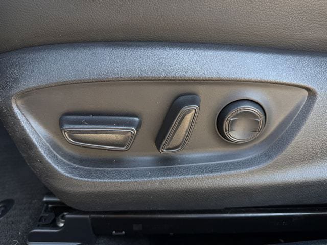 Used 2021 Toyota Camry SE FWD image 23