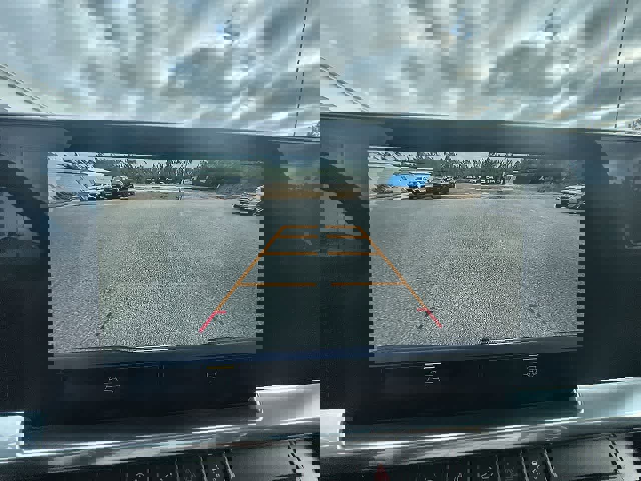 Used 2023 Chevrolet Silverado 1500 LT image 14