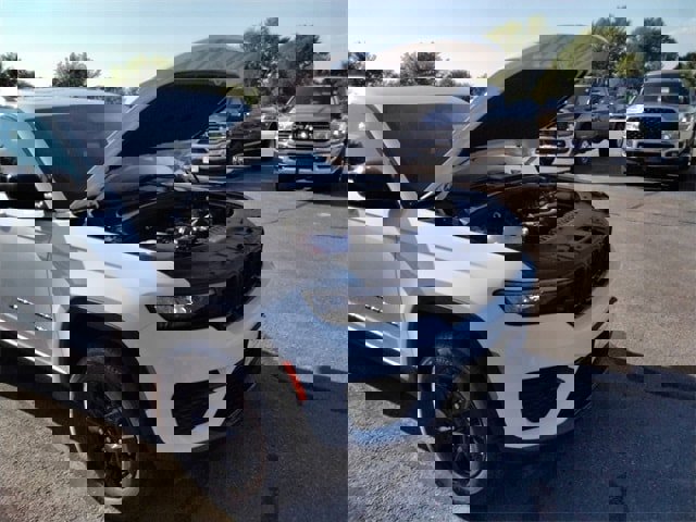 New 2025 Jeep Grand Cherokee Altitude image 11