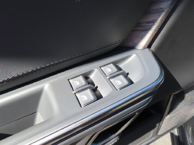Used 2023 Rivian R1T Adventure Dual AWD/4WD image 12