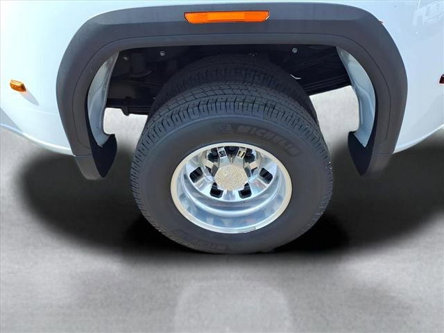 Used 2024 GMC Sierra 3500 Denali Ultimate image 22