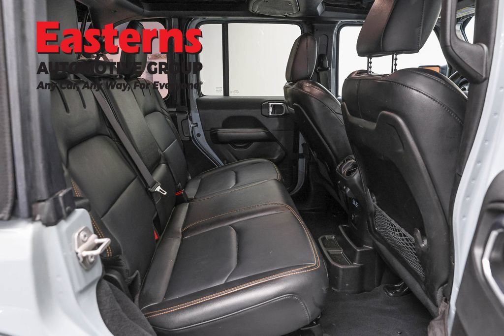 Used 2024 Jeep Wrangler Unlimited Sahara w/ Technology Group AWD/4WD image 25