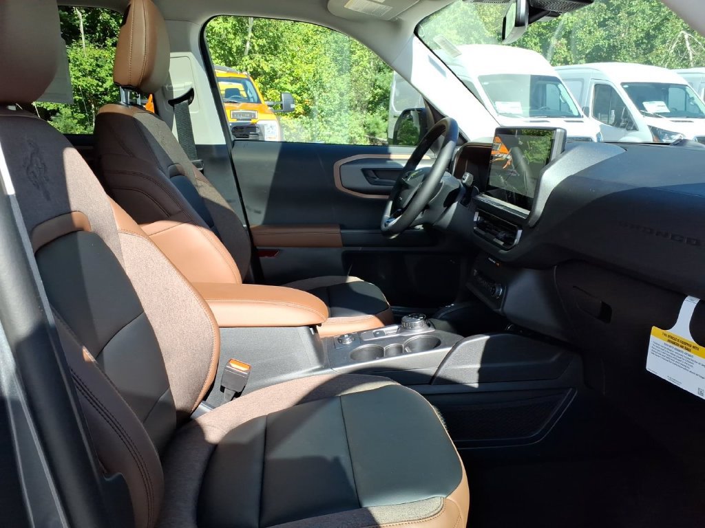 New 2026 Ford Bronco Sport Outer Banks w/ Outer Banks Tech Package+ AWD/4WD image 8