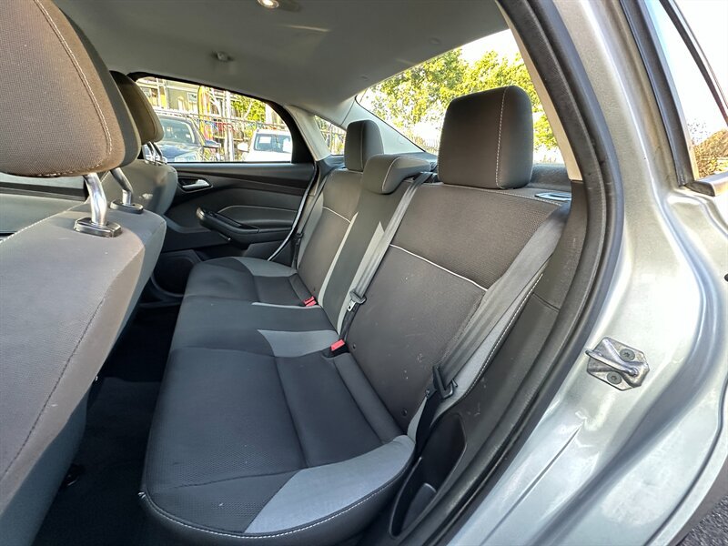 Used 2012 Ford Focus SE FWD image 20