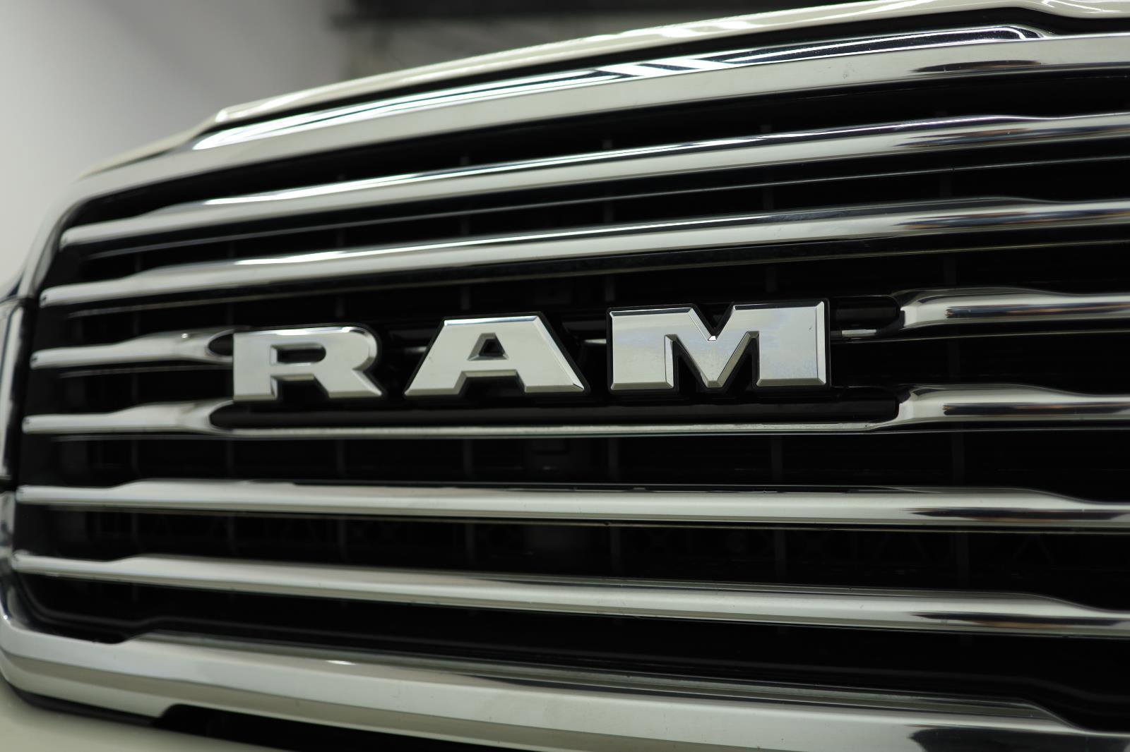 Used 2024 RAM 3500 Limited image 23