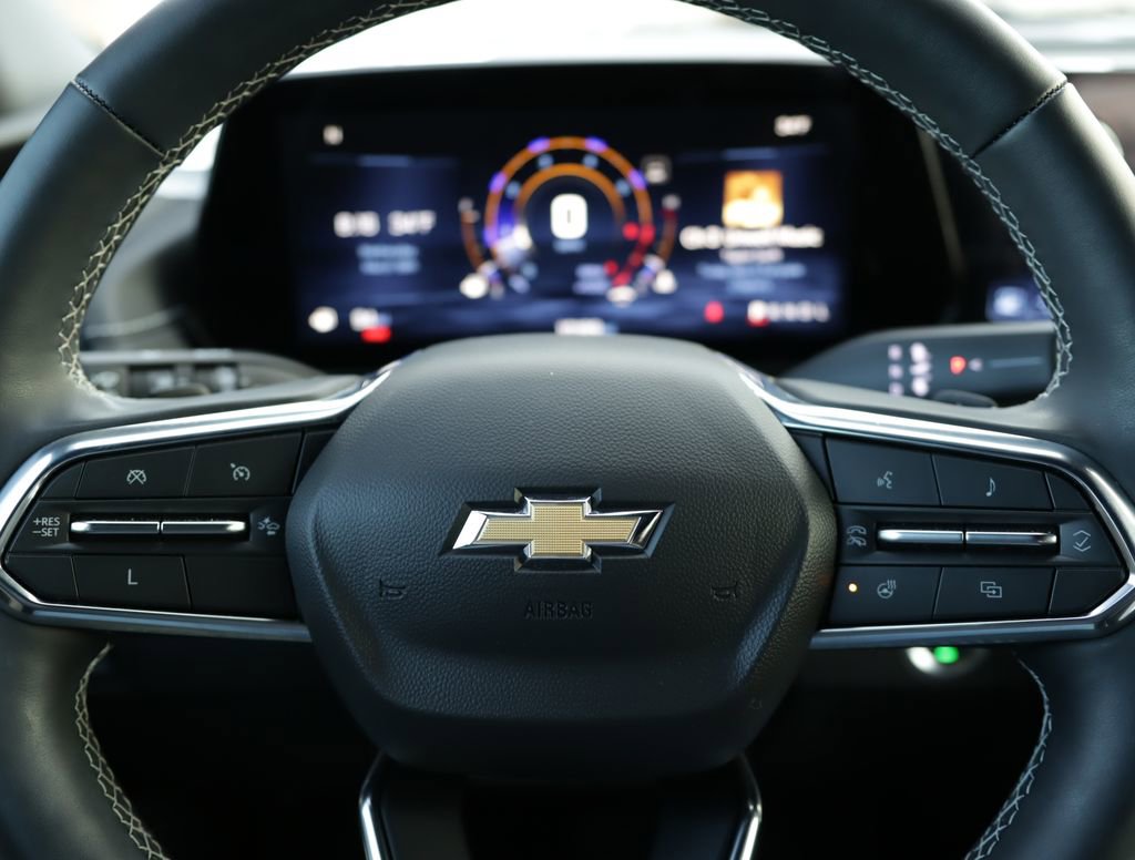 Used 2024 Chevrolet Traverse LT w/ Trailering Package image 11