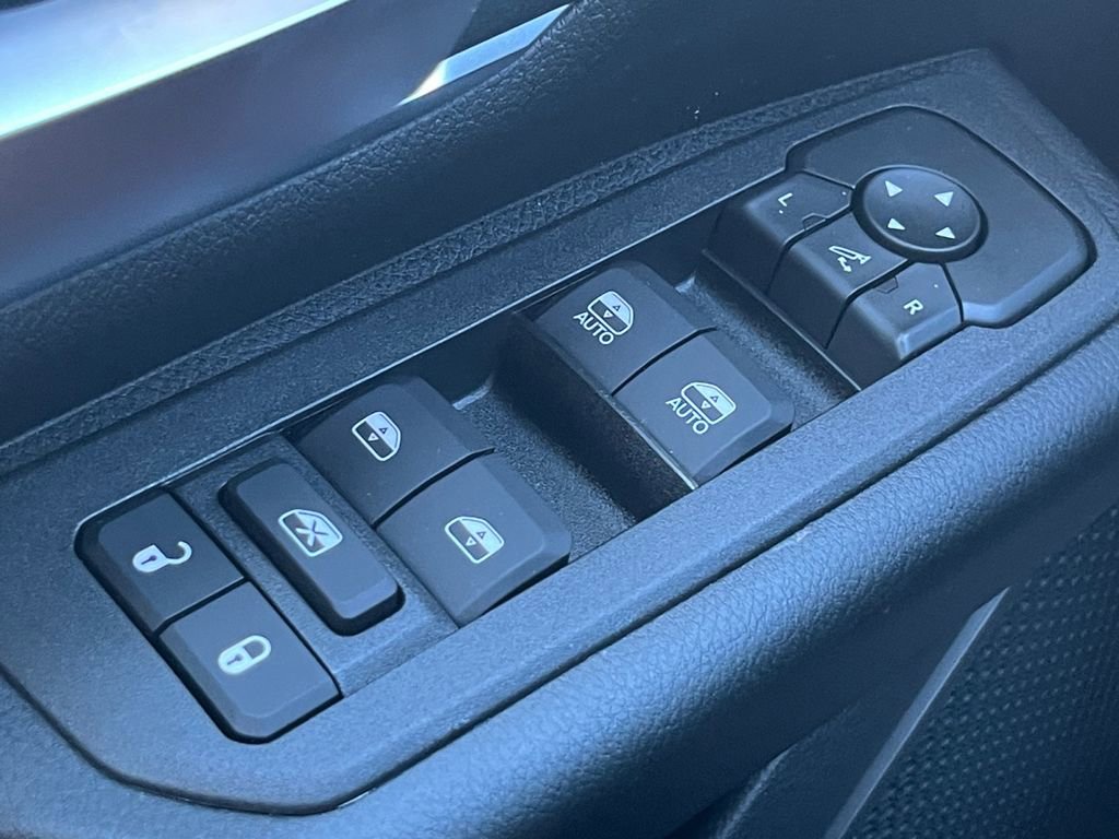 New 2026 RAM 1500 4x4 Crew Cab image 7