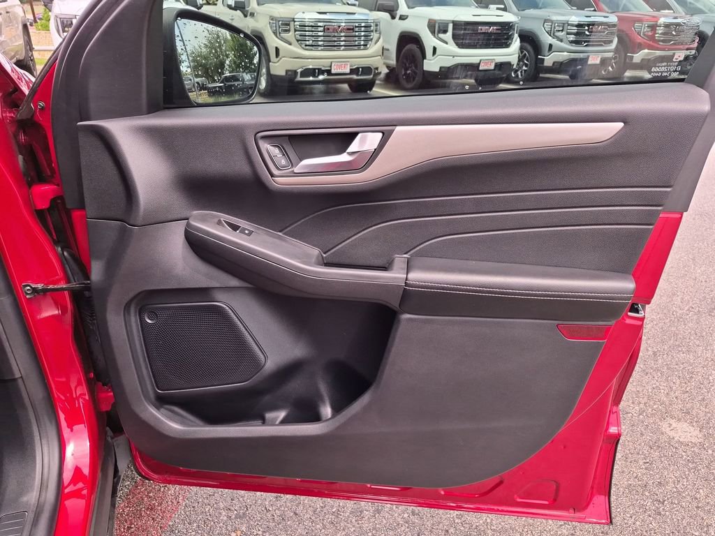 Used 2021 Ford Escape SE w/ SE Sport Appearance Package FWD image 35