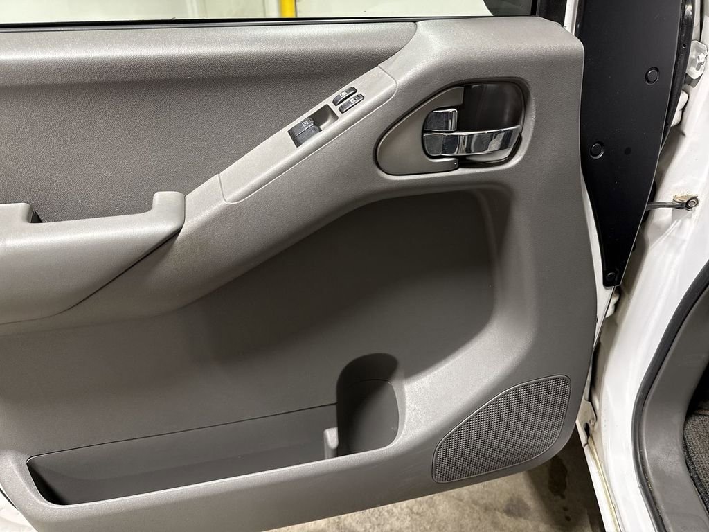 Used 2006 Nissan Frontier XE w/ (G01) XE Preferred Pkg image 19