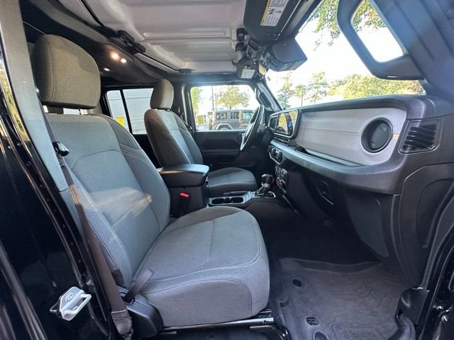 Used 2024 Jeep Wrangler Unlimited image 32