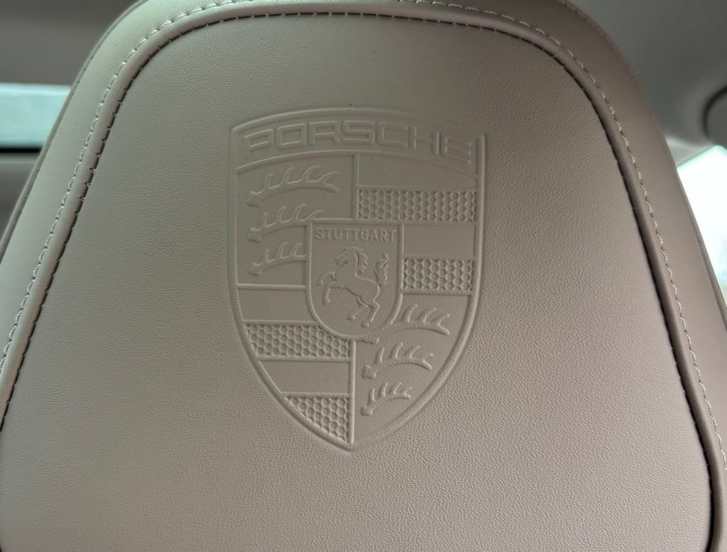 Certified 2025 Porsche Panamera 4 AWD/4WD image 40