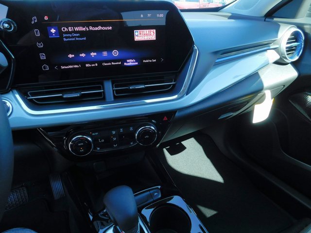 New 2025 Chevrolet Trax LT w/ Sunroof Package image 25