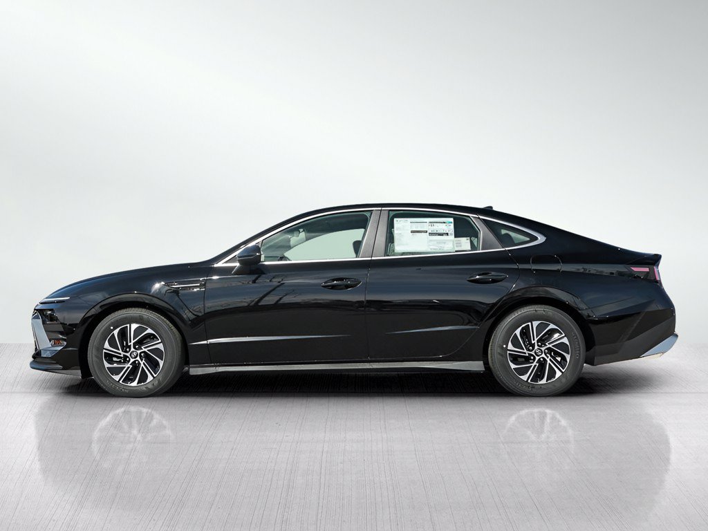 New 2026 Hyundai Sonata Blue FWD image 4
