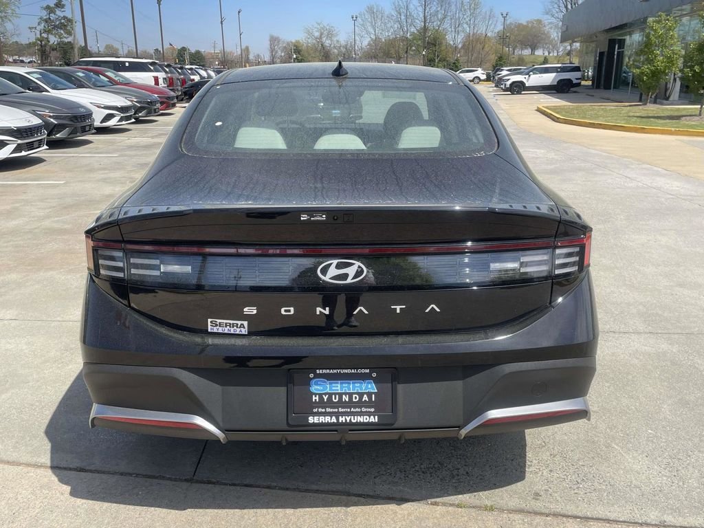 New 2026 Hyundai Sonata SE FWD image 3