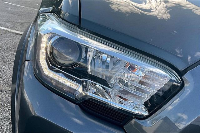 Used 2018 Toyota Tacoma TRD Sport w/ TRD Premium Sport Package image 31