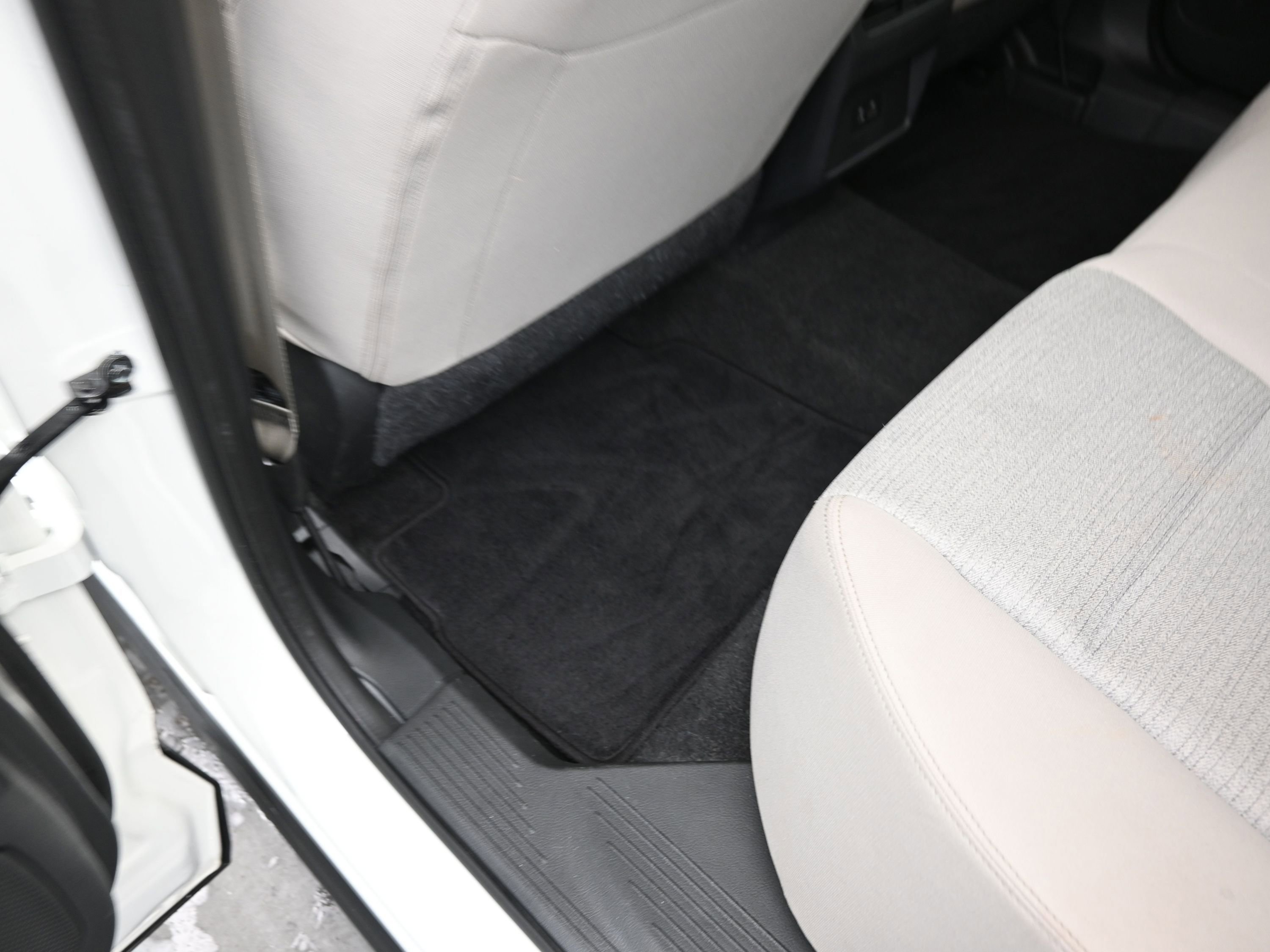 Certified 2023 Nissan Rogue SV image 16