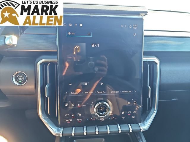 Used 2025 GMC Acadia Elevation FWD image 13