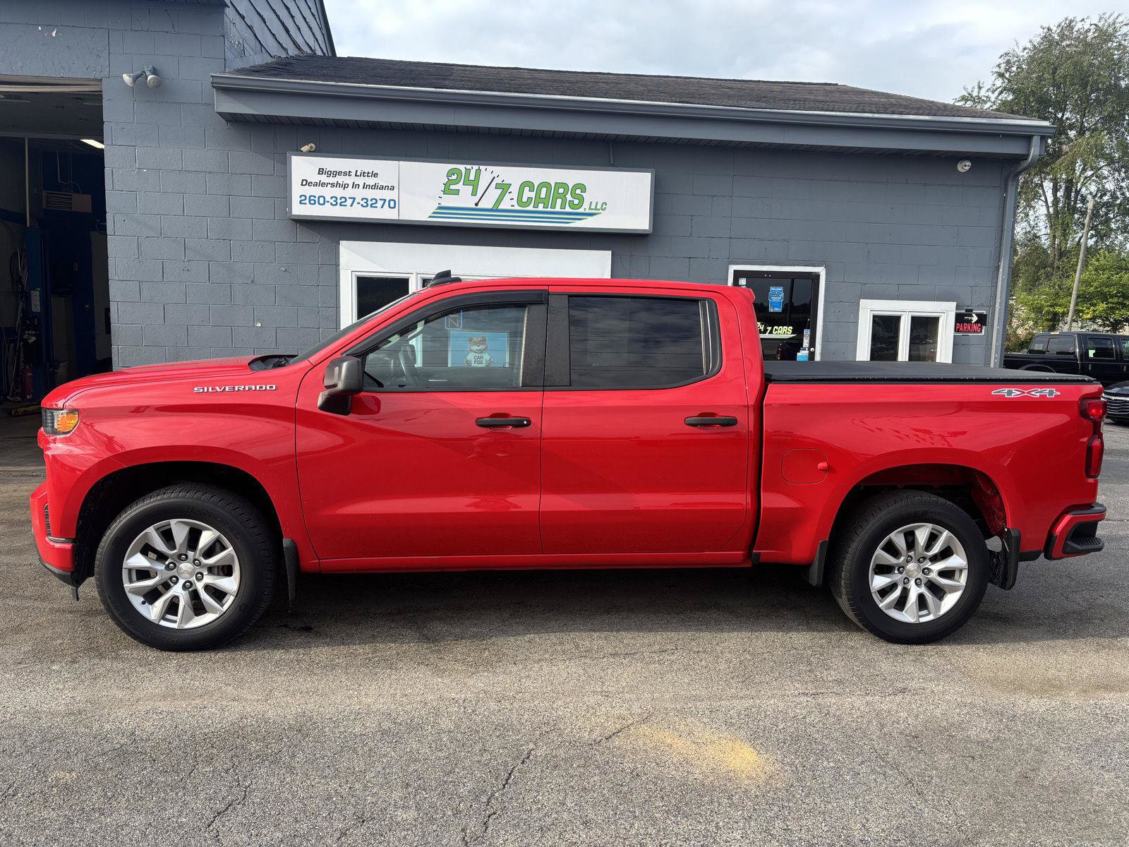 Used 2019 Chevrolet Silverado 1500 Custom w/ Custom Value Package AWD/4WD image 9