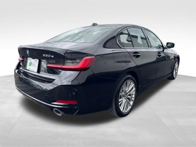 Used 2023 BMW 330e xDrive w/ Premium Package image 8