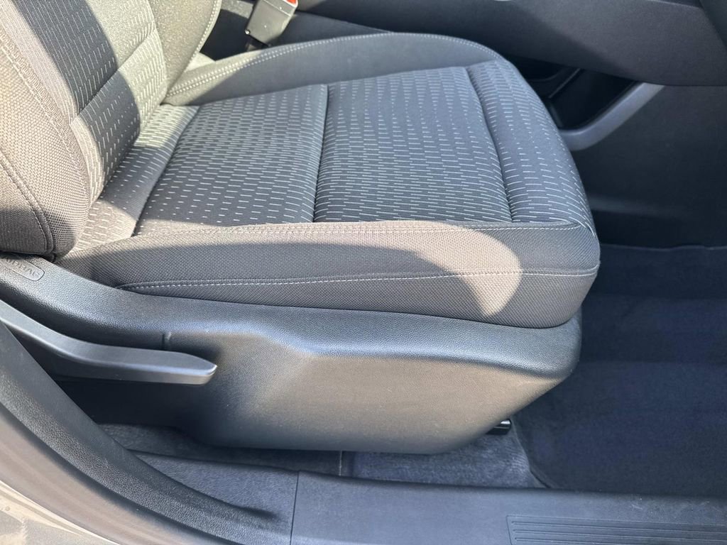 Certified 2025 Chevrolet Equinox LT FWD image 11