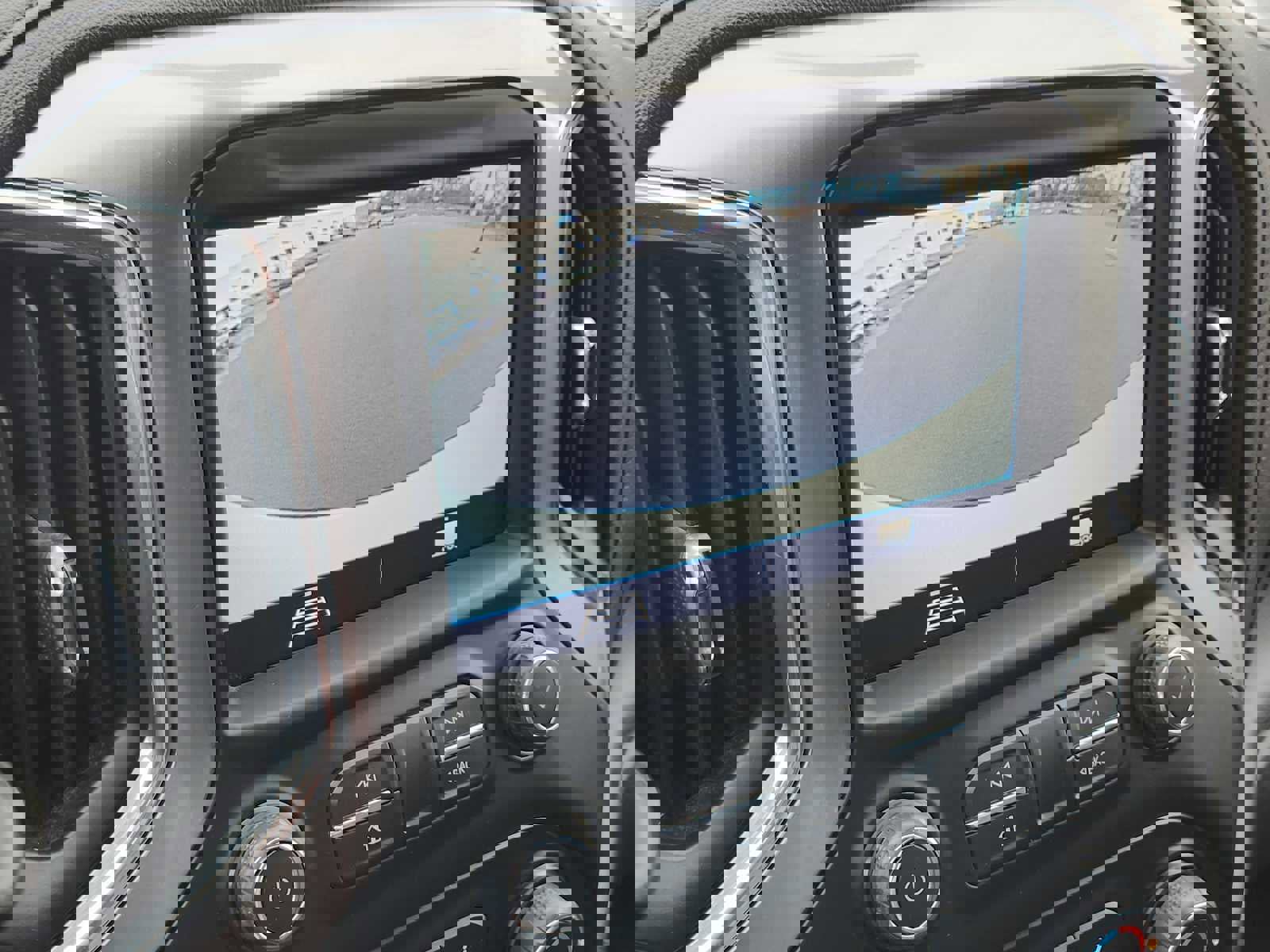 Used 2021 Chevrolet Silverado 1500 LT image 22