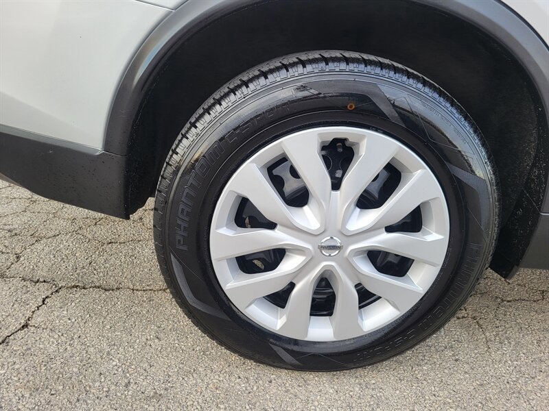 Used 2016 Nissan Rogue S image 31