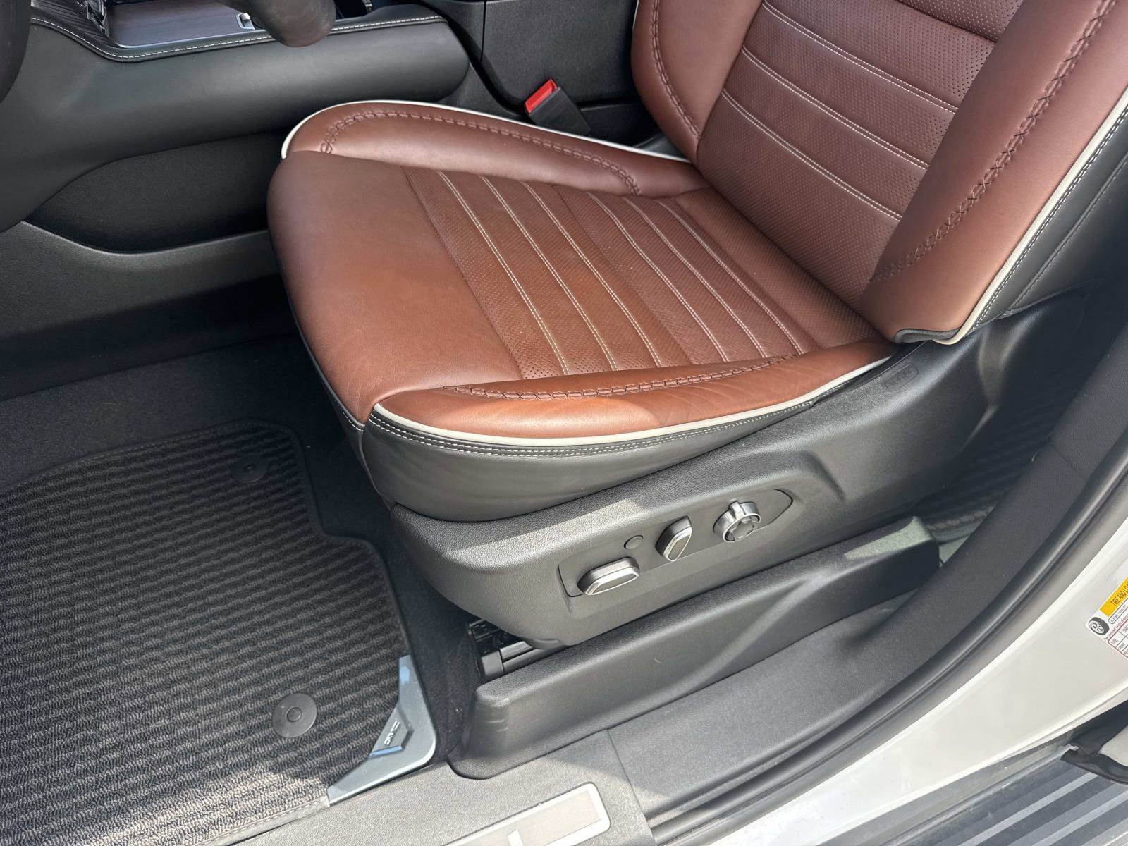 Used 2023 GMC Yukon XL Denali Ultimate AWD/4WD image 20
