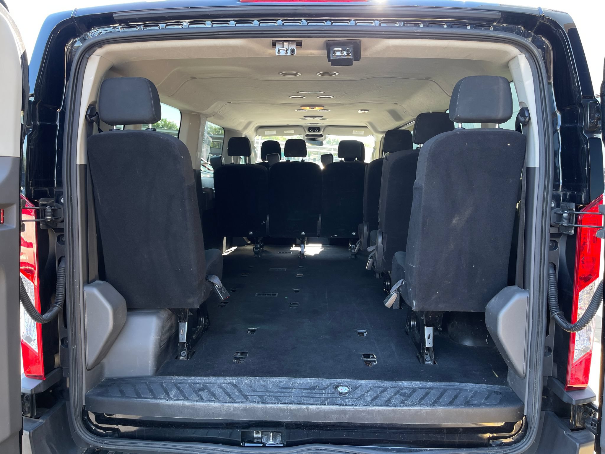 Used 2020 Ford Transit 350 XLT RWD image 22
