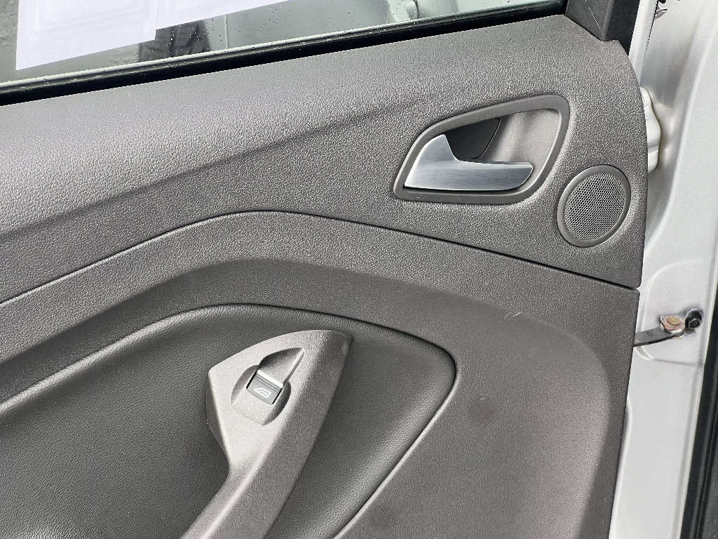 Used 2016 Ford Escape Titanium AWD/4WD image 34