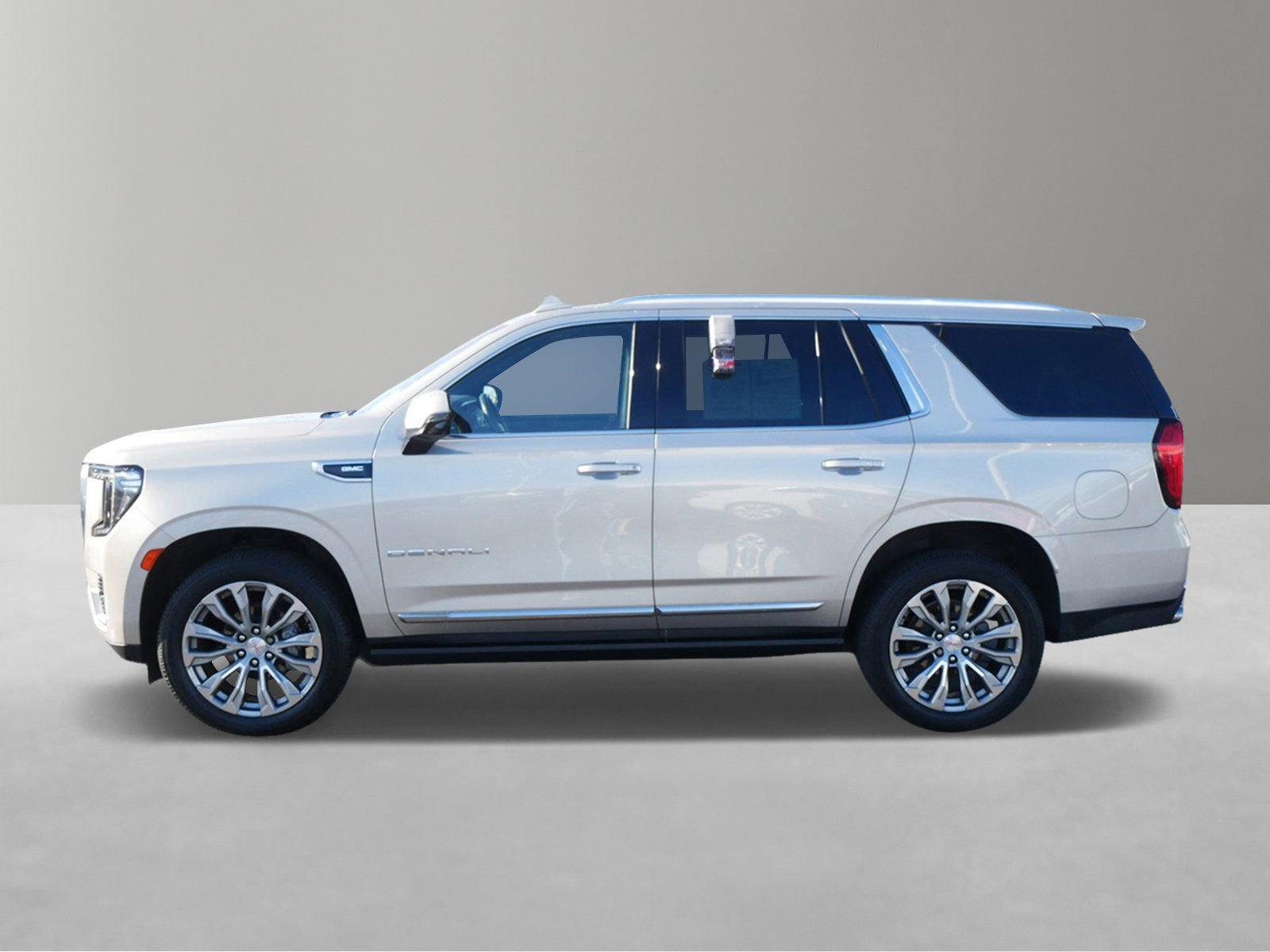 Used 2021 GMC Yukon Denali w/ Denali Premium Package image 2