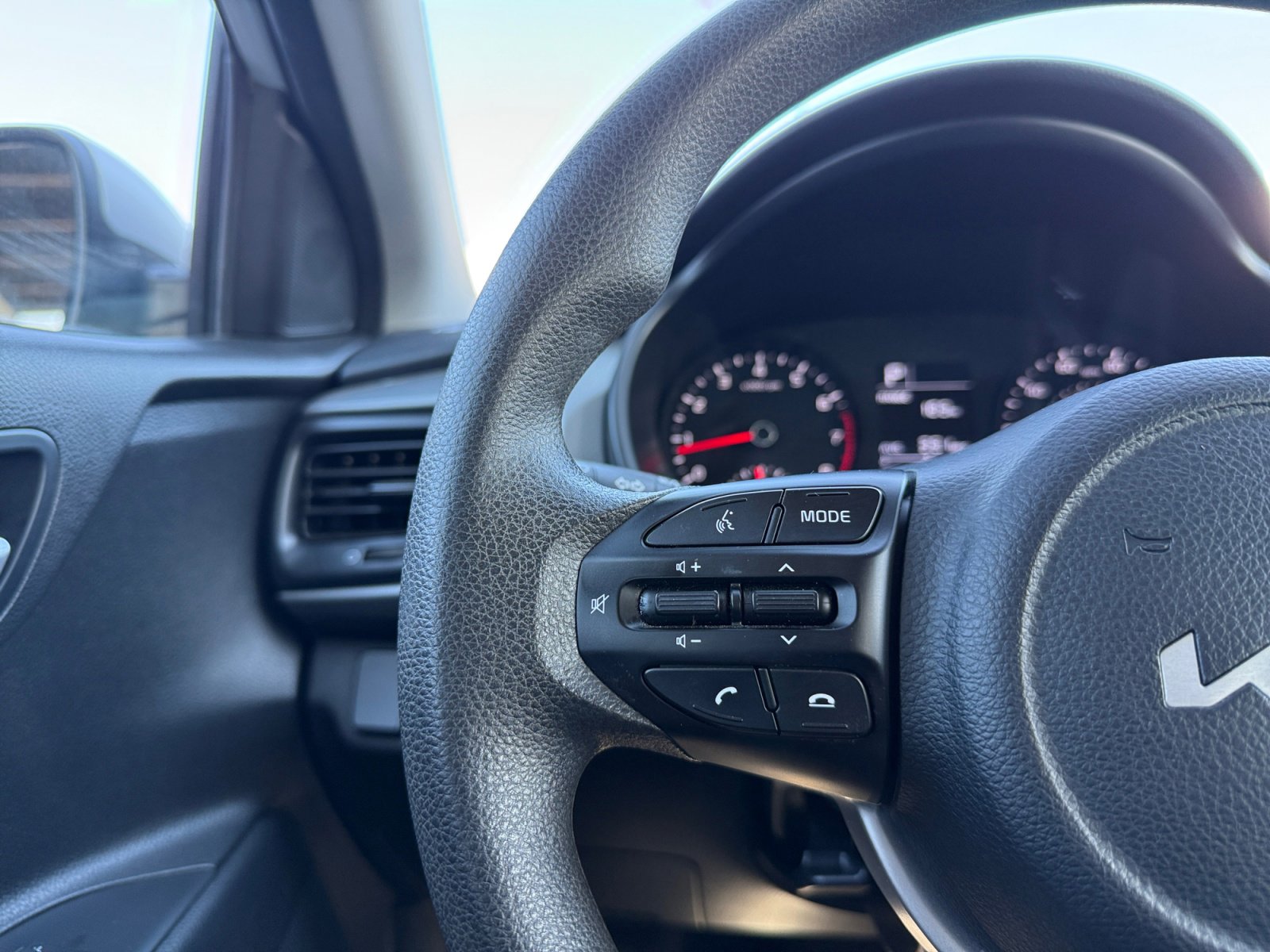 Used 2023 Kia Rio S image 17