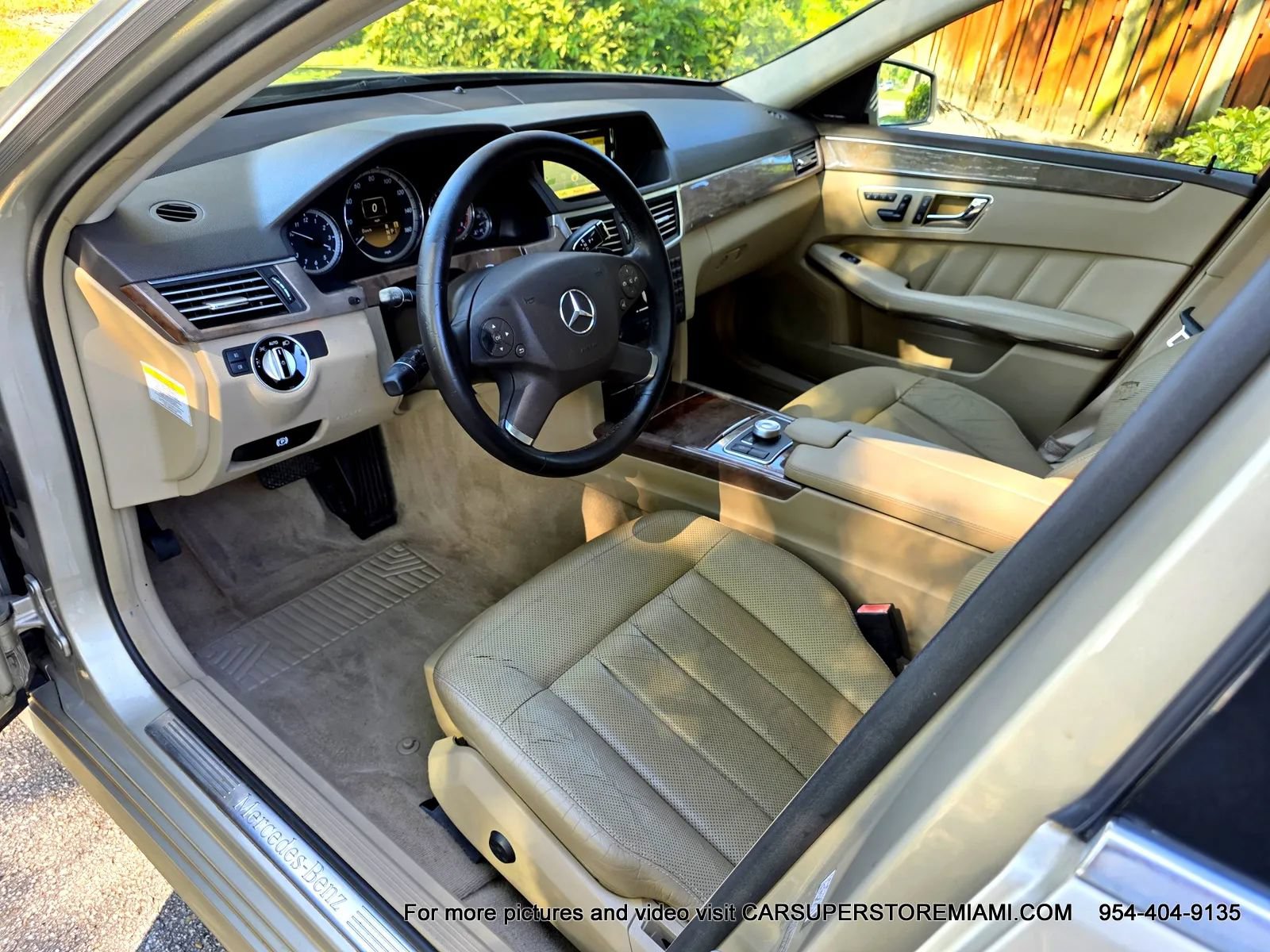 Used 2011 Mercedes-Benz E 350 4MATIC Wagon image 2