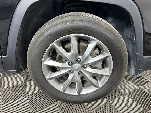 Used 2018 Jeep Cherokee Limited AWD/4WD image 7