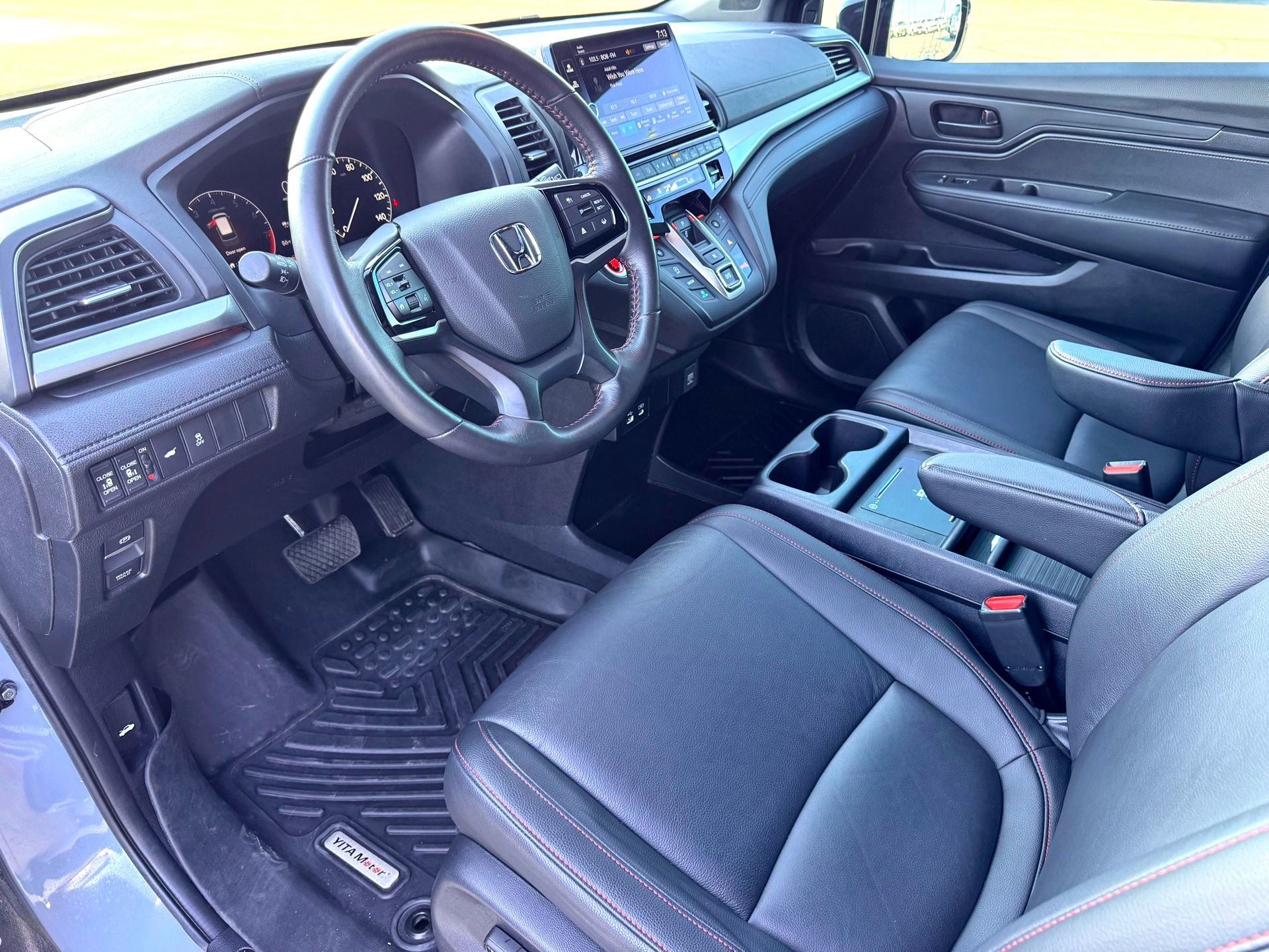 Used 2025 Honda Odyssey Sport-L image 11
