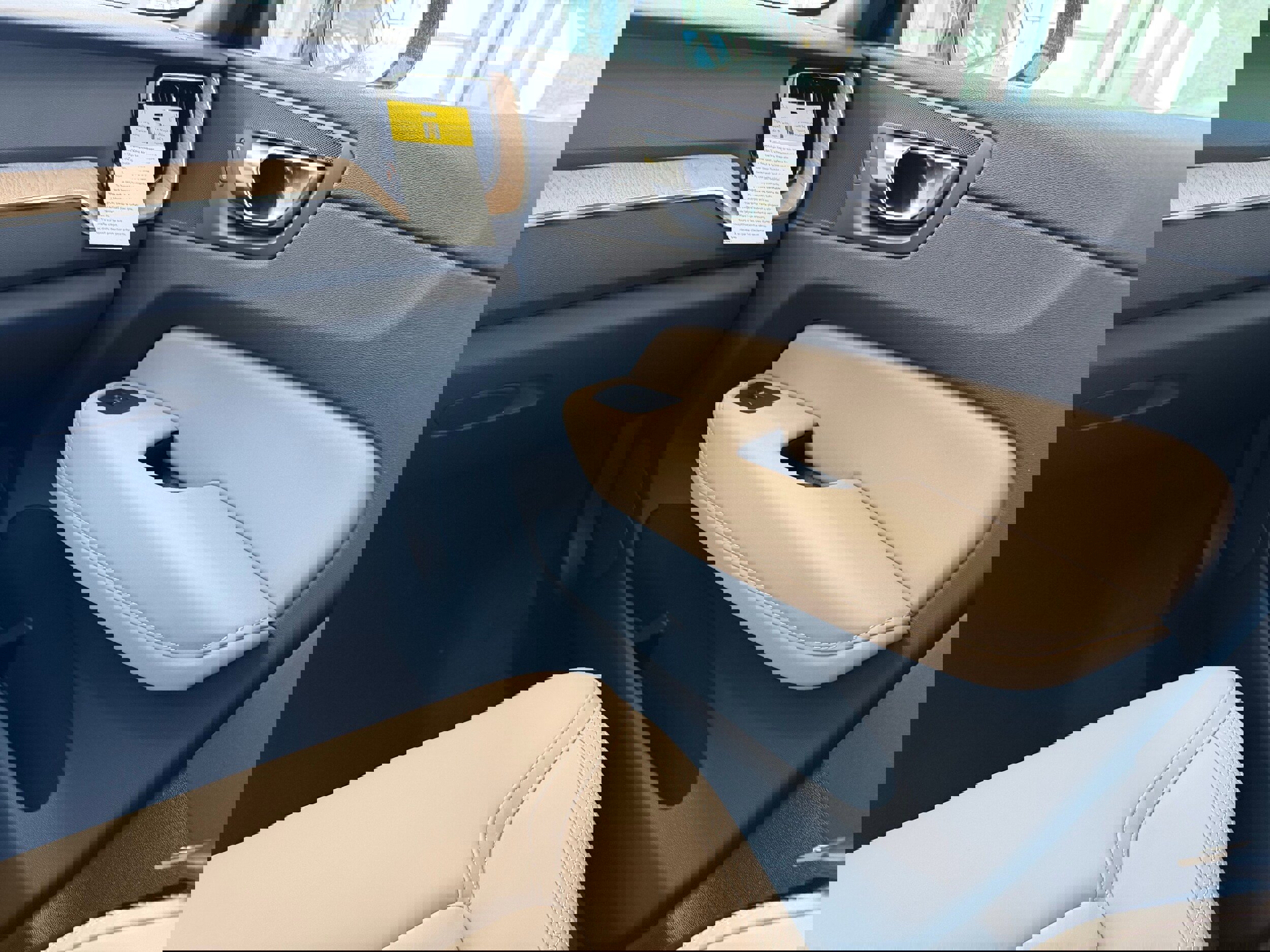 New 2026 Volvo XC60 B5 Plus w/ Protection Package Premier image 25