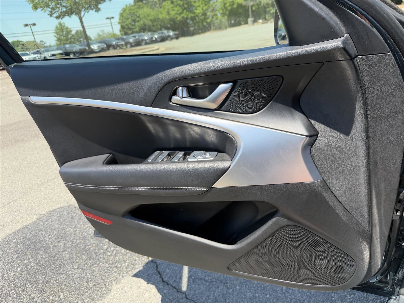Used 2023 Genesis G70 2.0T AWD/4WD image 15