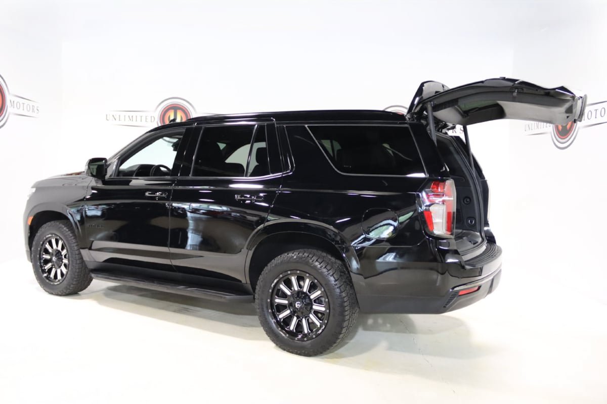 Used 2022 Chevrolet Tahoe RST w/ Luxury Package AWD/4WD image 30