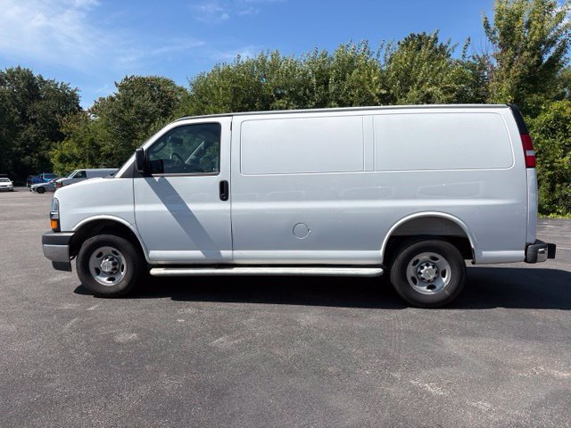 Used 2025 Chevrolet Express 2500 w/ Driver Convenience Package RWD image 2