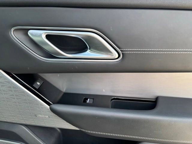 Used 2020 Land Rover Range Rover Velar R-Dynamic S AWD/4WD image 22