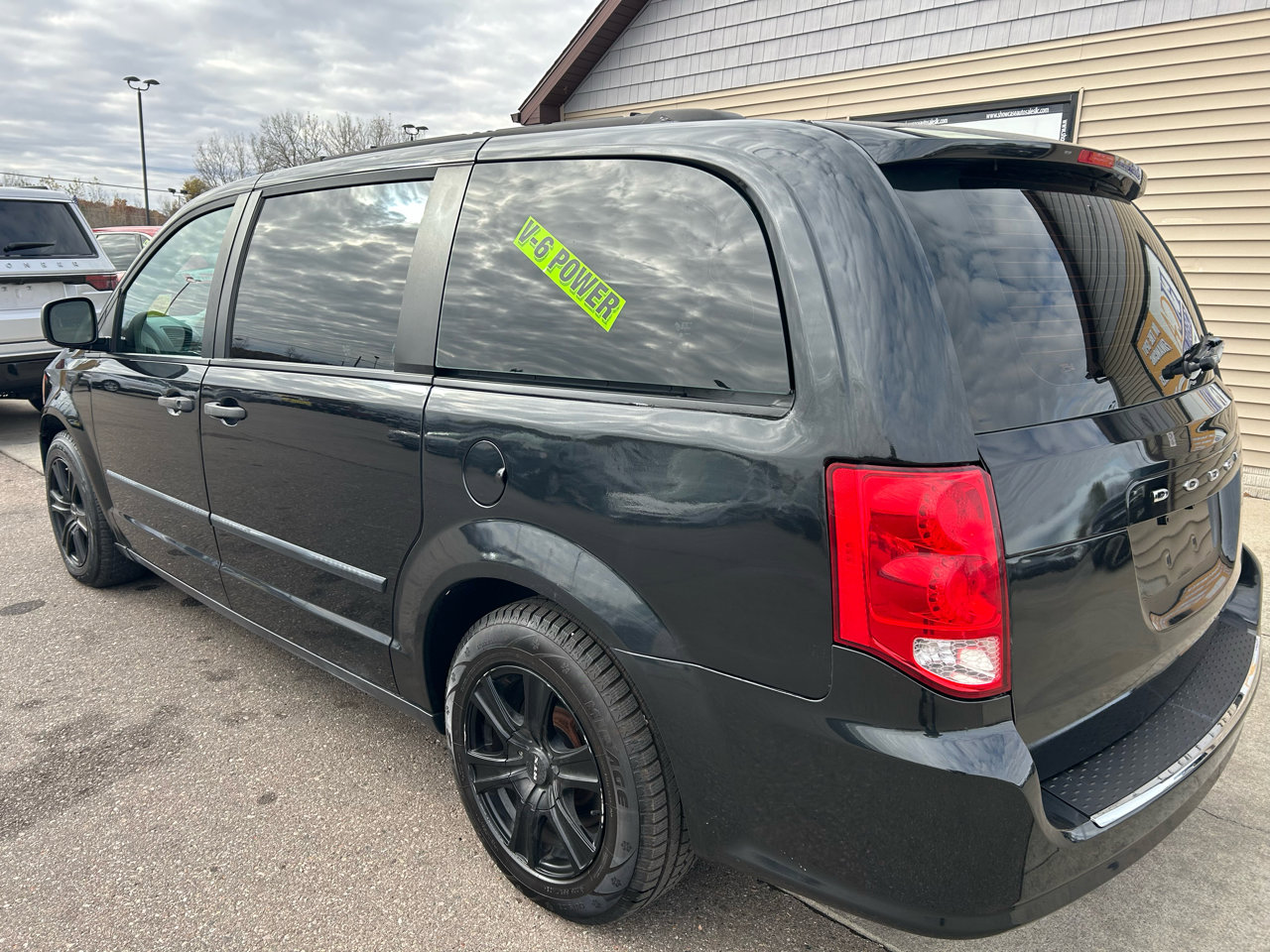 Used 2016 Dodge Grand Caravan SE image 7