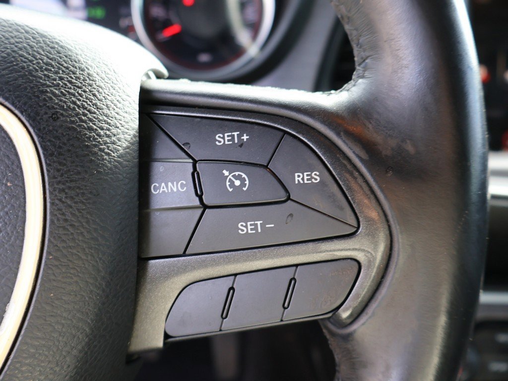 Used 2017 Dodge Challenger R/T image 32