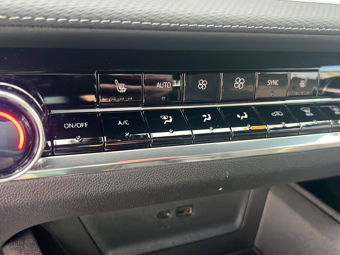 Used 2025 Chevrolet Equinox LT w/ Convenience Package II image 26