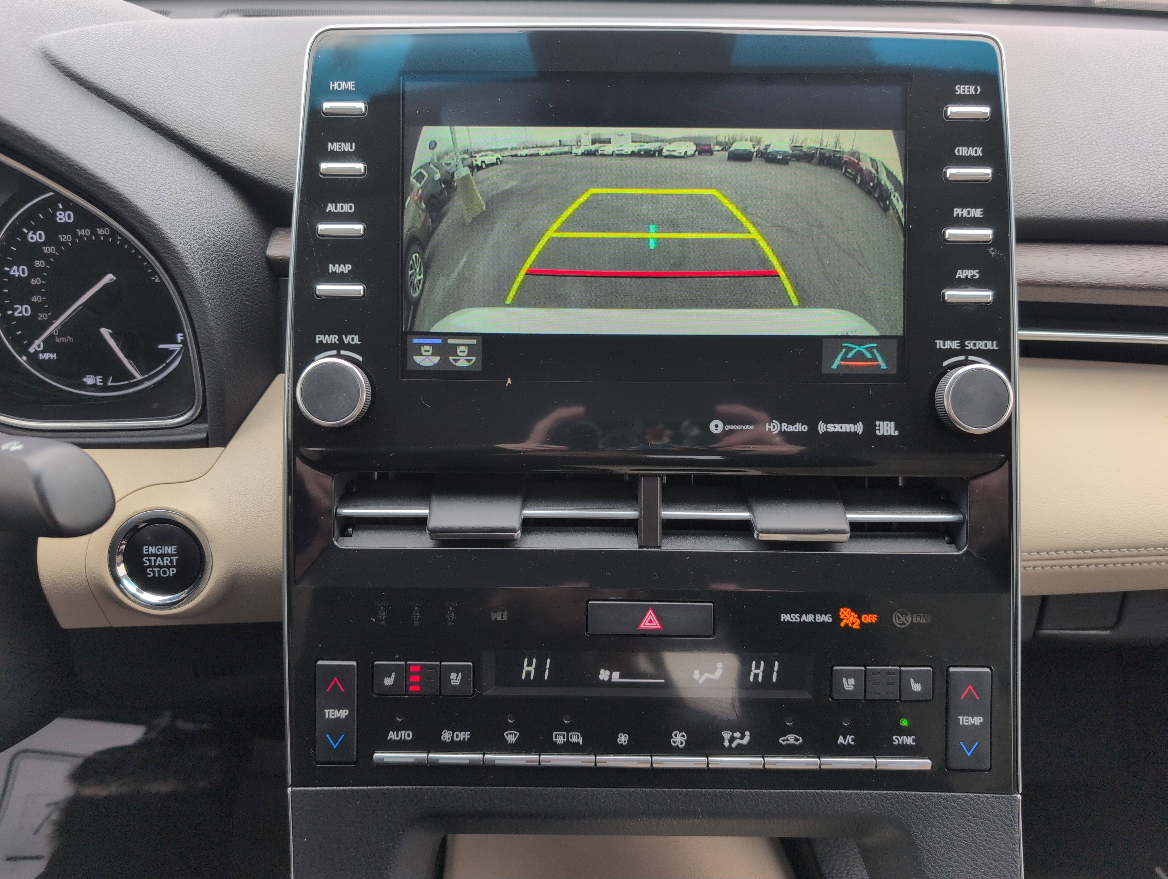 Used 2019 Toyota Avalon Limited image 33