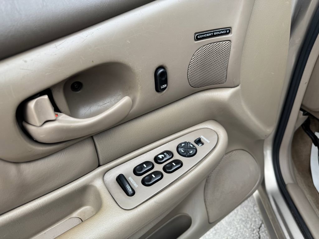 Used 1999 Buick Century Custom image 12