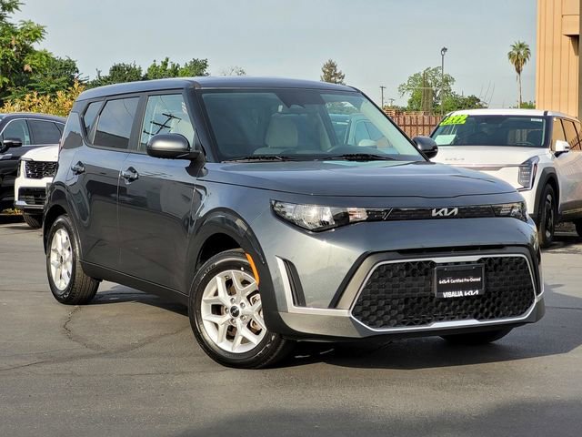 Certified 2025 Kia Soul LX w/ LX Technology Package image 2