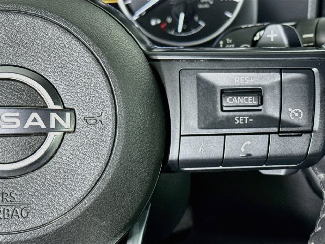 Used 2022 Nissan Rogue S AWD/4WD image 12