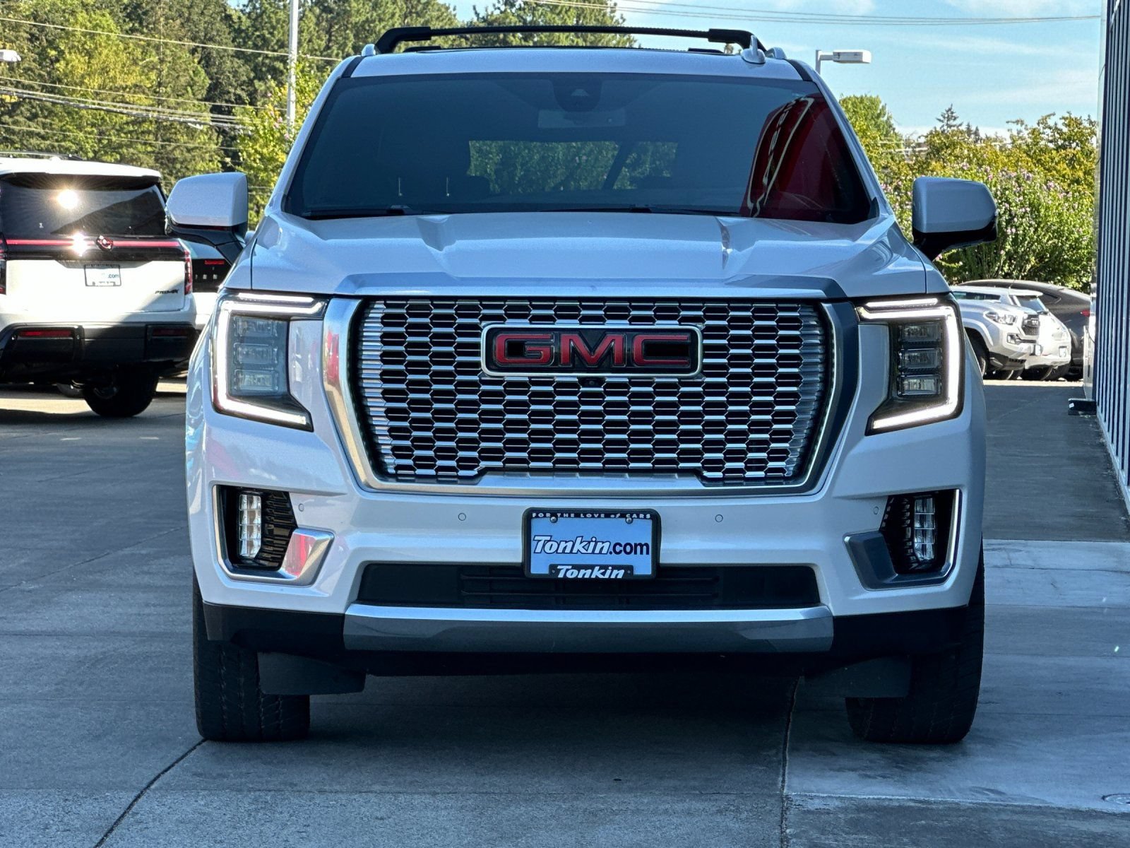 Used 2022 GMC Yukon XL Denali AWD/4WD image 8