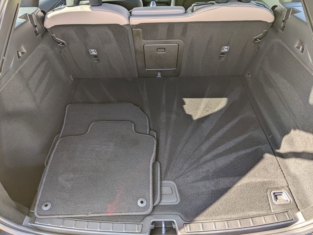 Certified 2026 Volvo XC60 B5 Core image 26