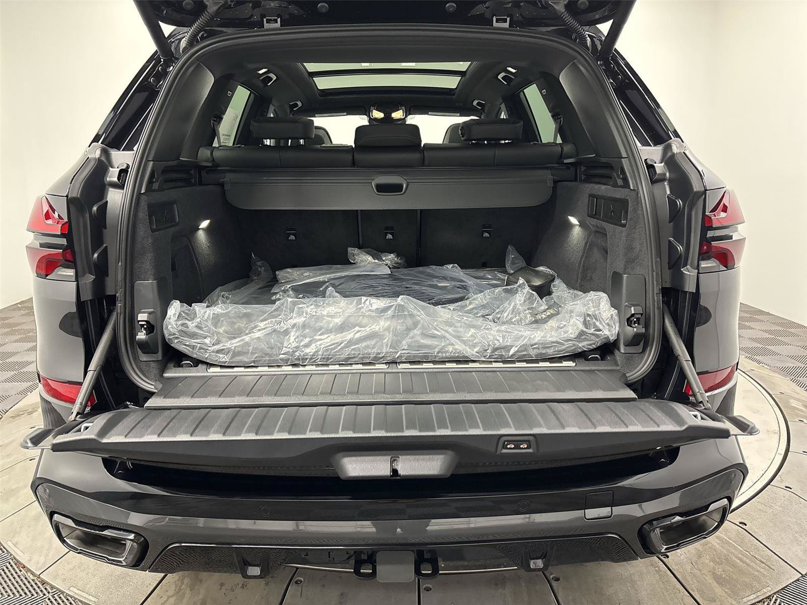 New 2026 BMW X5 xDrive50e w/ M Sport Package AWD/4WD image 21