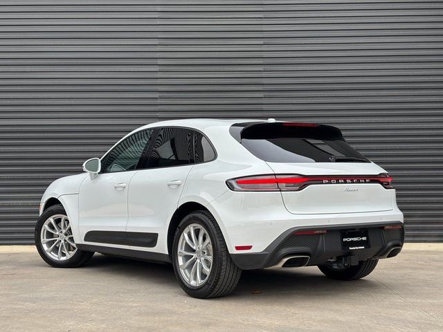 Used 2025 Porsche Macan AWD/4WD image 3